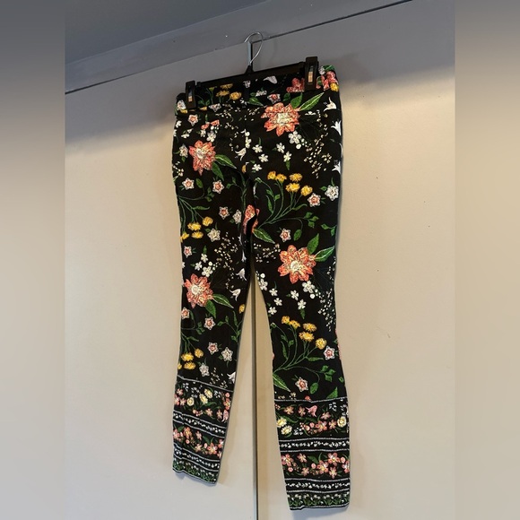 Old Navy -  Floral Mid-Rise Pixie Pant (Size 4) - Picture 12 of 14